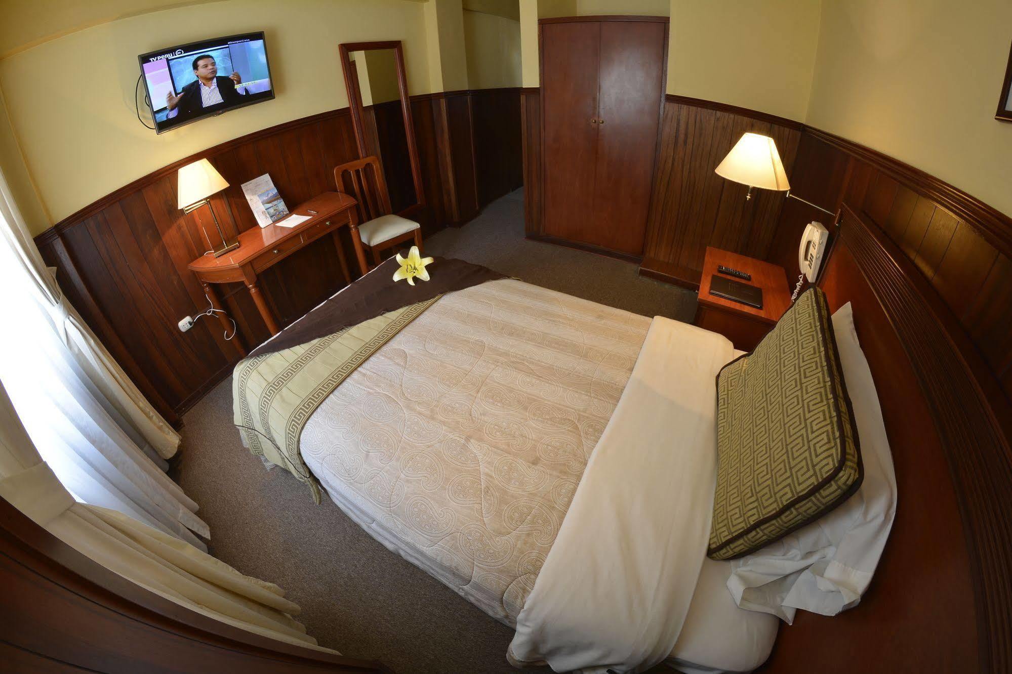 El Tumi Hotel Huaraz  Buitenkant foto